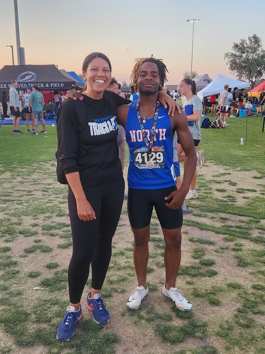 D2 State Champion 🏆 🥇 
So proud of this kid 👏 
Coach Nat has done amazing work with this young man...she's flat out the best!!!