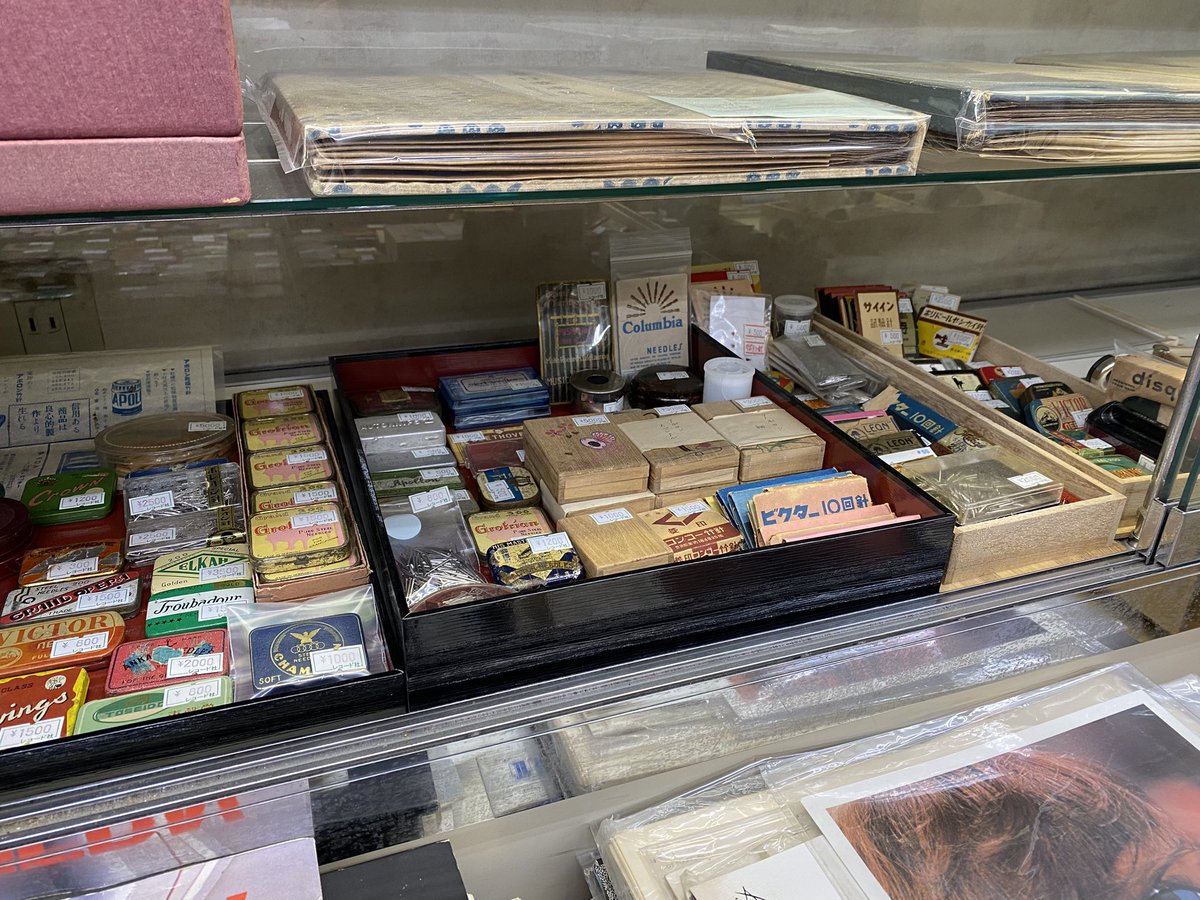 recordsha's tweet image. 鉄針、竹針、中古ケース、どんどん追加中❗️
#神保町 
#レコード 
#神保町レコード 
#record 
#records 
#recordplayer 
#jimbocho 
#vinyl 
#analog