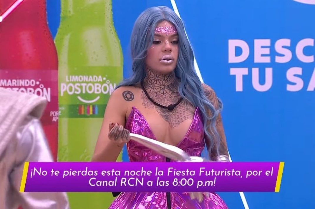 El verdadero mueble, no baila, no disfruta, no opina nada bueno, solo tiene mierda en su boca. 
#LaCasaDelLosFamososCol
#LaCasaDeLosFamososCol2