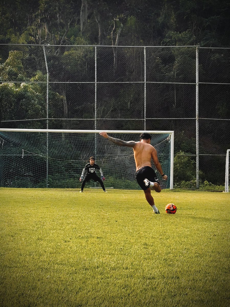 Aldair Valenciano (@av24oficial) on Twitter photo 