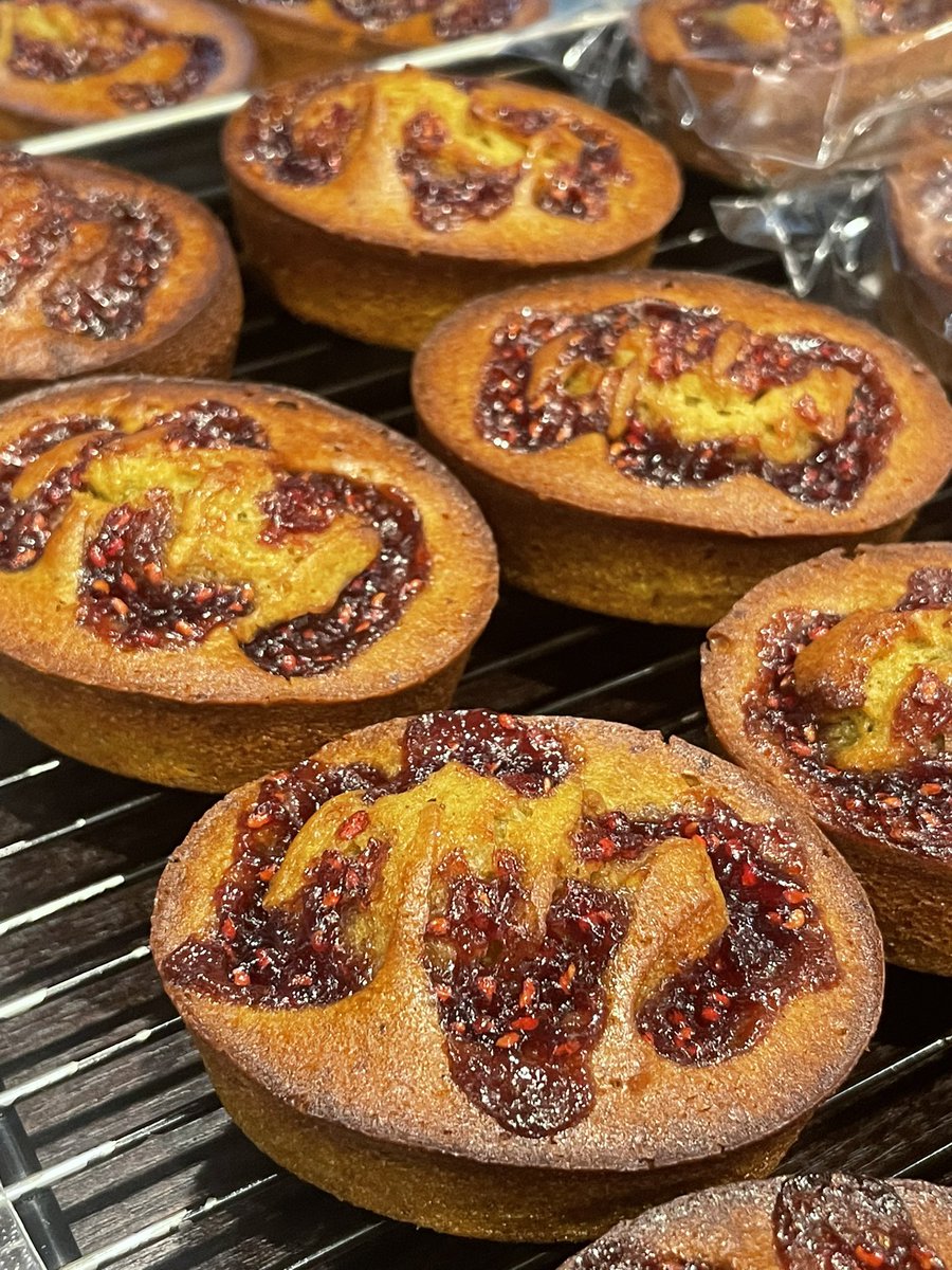 o_tsuka107's tweet image. 本日は母の日ですね🌷´-
沢山焼き菓子用意しました!
ぜひギフトにいかがですか🥰
素敵な1日になりますように𖤐 ̖́-