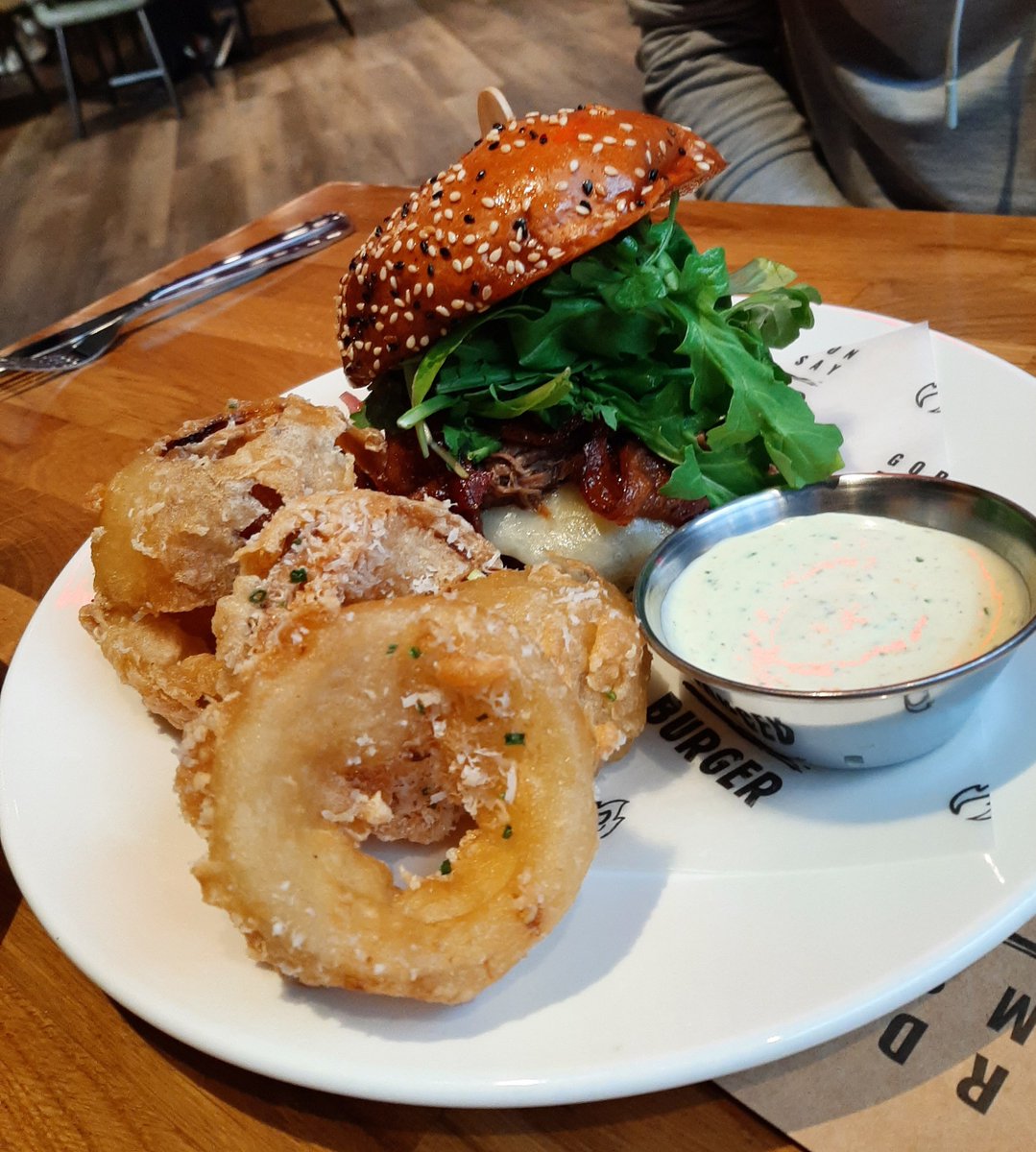OneDaySomeDay86's tweet photo. Lobster and Prawn Roll and 24 hour Burger at Gordon Ramsay Burger. The onion rings were lightly battered and extremely crunchy. https://t.co/H43ntYnOgb