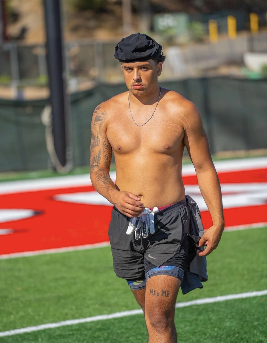 2MGonzalez's tweet image. Can and will create separation!
Dear lord I’m asking for one more opportunity! Take a chance! I’m worth everything !