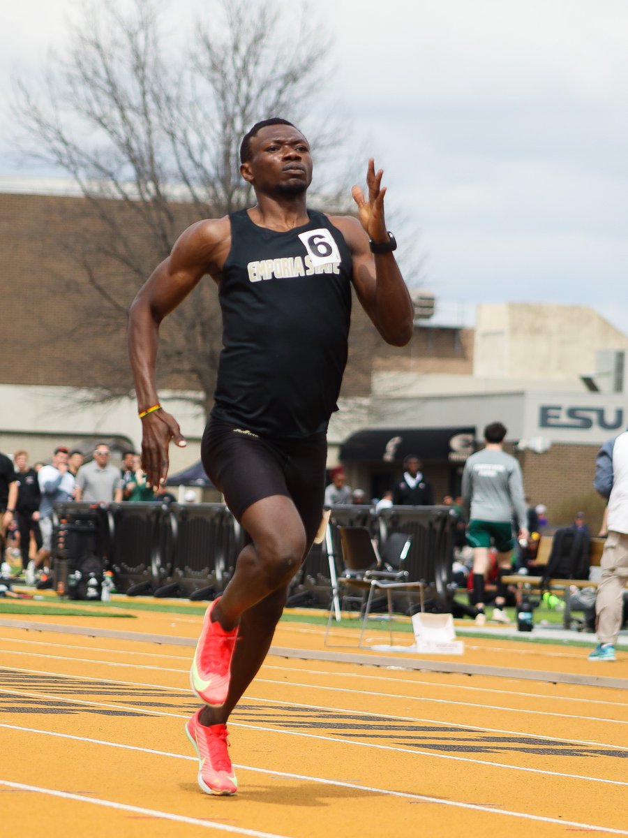 🚨School Record 🚨
Bryson Turner, Israel Domeh, Braden Lipgens and Emmanuel Dukpe set <a href="/ESUHornetsTFXC/">ESU Track & Field/Cross Country</a> record with a 3:07.89 in the 4x400m relay at the Loper Twilight. #StingersUp