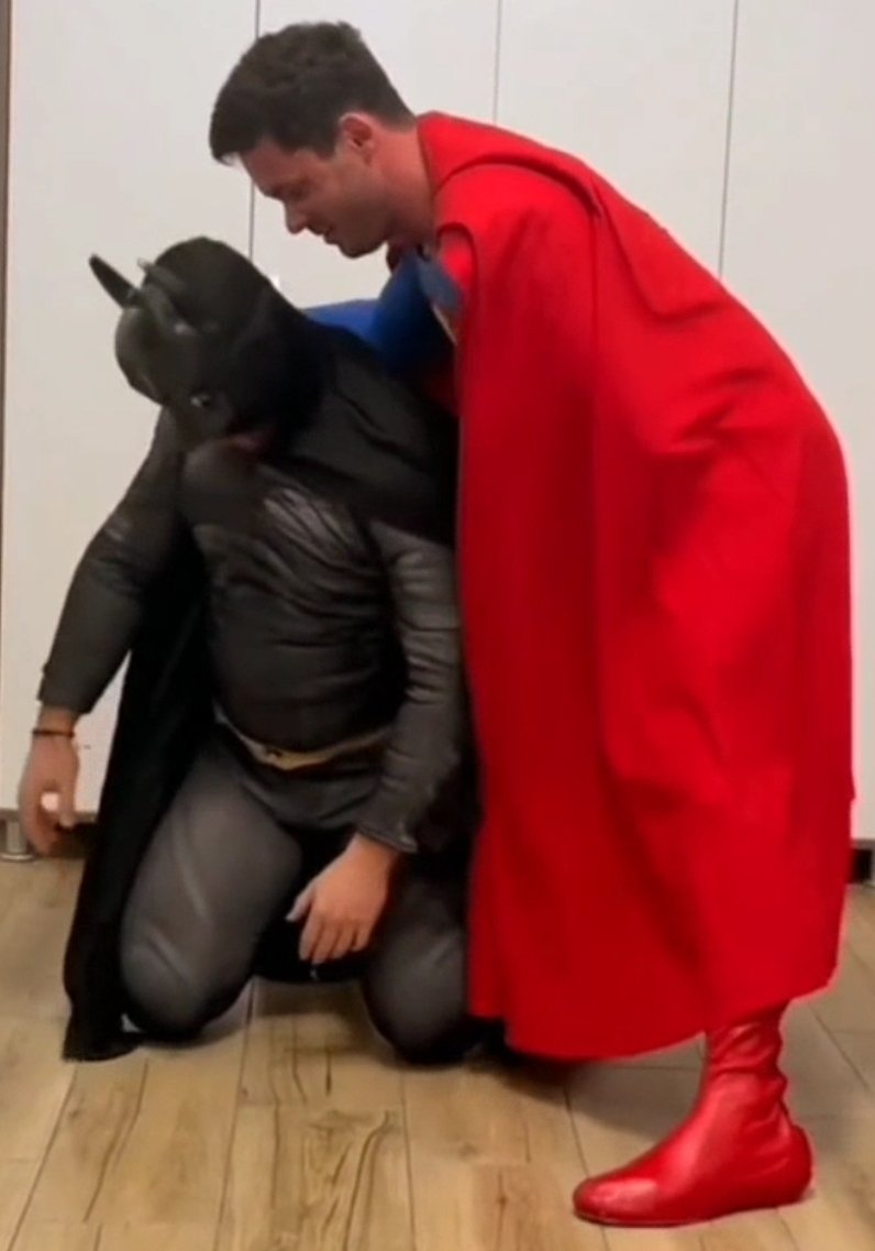 Man90B's tweet image. This time Batman was no match for the angry Superman...

@MasterLukCage1 &amp;amp; @Dark2DuoX are 🥵🤤🔥 heroes

#batman #batbulge #batmanbeaten  #herointrouble