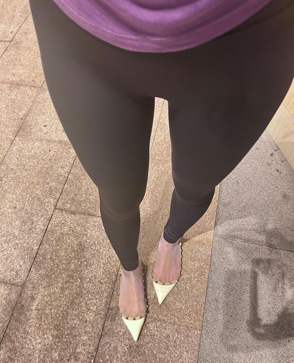 风和日丽，天气晴朗，做个瑜伽吧……

#武汉夫妻 #瑜伽 #瑜伽裤