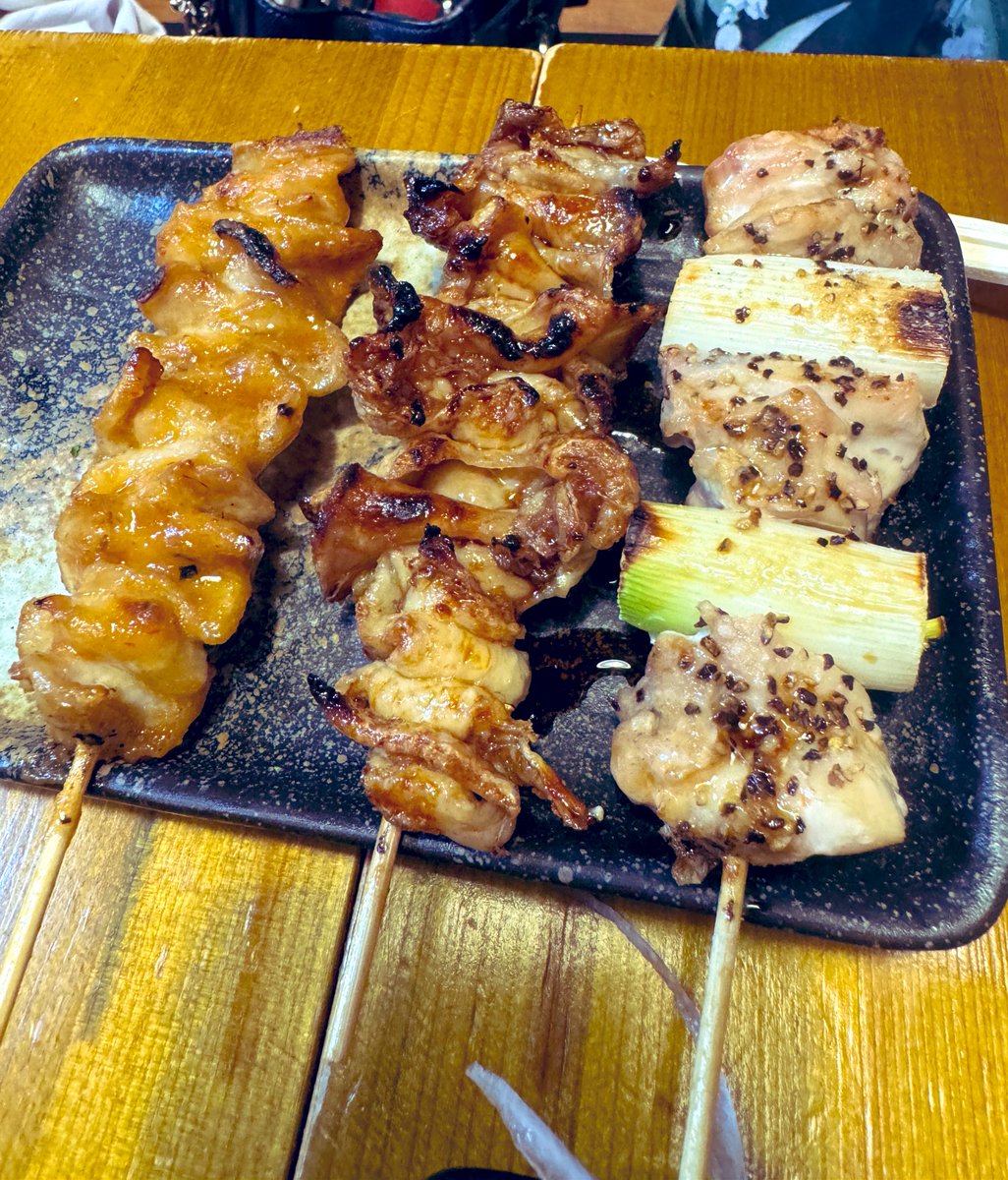 少し体調不良でしたが病み上がりに
沢山食べてしまいました😋😋

ハンバーガーにビールに🍺
焼き鳥😍元気になりました😋
