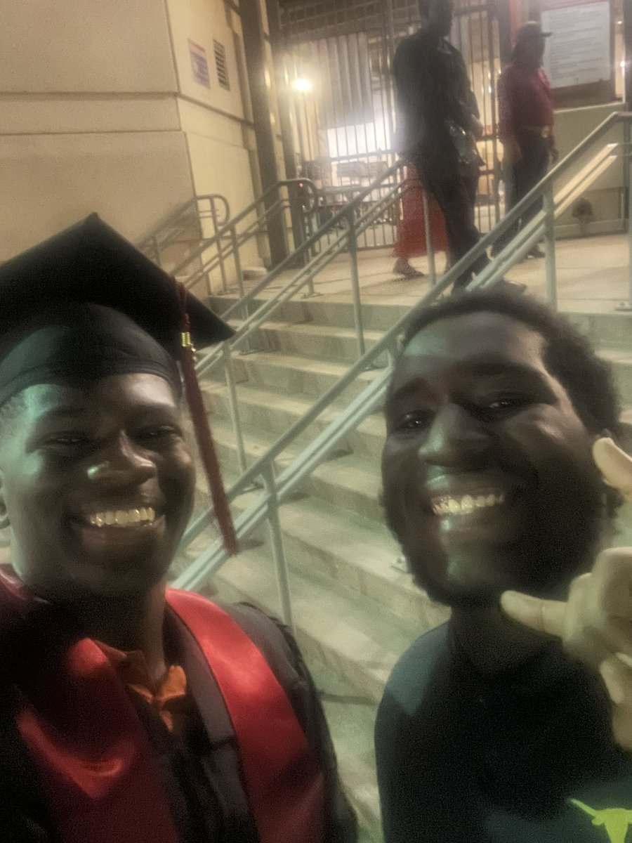 So grateful to officially be a graduate of <a href="/UTexasMoody/">TEXAS Moody</a> and <a href="/UTAustin/">UT Austin</a> ! The memories, the bonds that have been created - I’ll cherish forever! Glad to forever be a Longhorn for Life! Hook’ Em!

#HookEm #Graduation #ClassOf2025 #Grad25