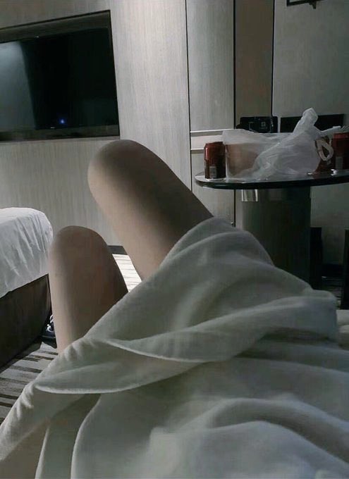 一起吹空调吗？
顺便体验下三十多度的我！
#马来西亚 #malaysia #新加坡 #singapore #柔佛 #新山 #johor #JohorBahru #新山千春 #新山约炮 #新加坡约炮 #新加坡一夜情