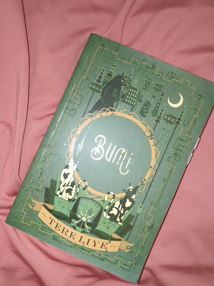 lliliesblooming's tweet photo. [PRELOVED BOOKS]
1. Bumi – Tere Liye 70k
2. Bulan – Tere Liye 70k
3. We Shouldn’t Be Like This – Aqiela 70k
4. Bandung Menjelang Pagi – Brian Khrisna 60k
Semua ori dan masih layak baca. Co via oren 🍊. 
Kalau mau tanya tanya dulu boleh dm ya. 
#PrelovedBooks  #BookSale https://t.co/VkVp7hqxJa