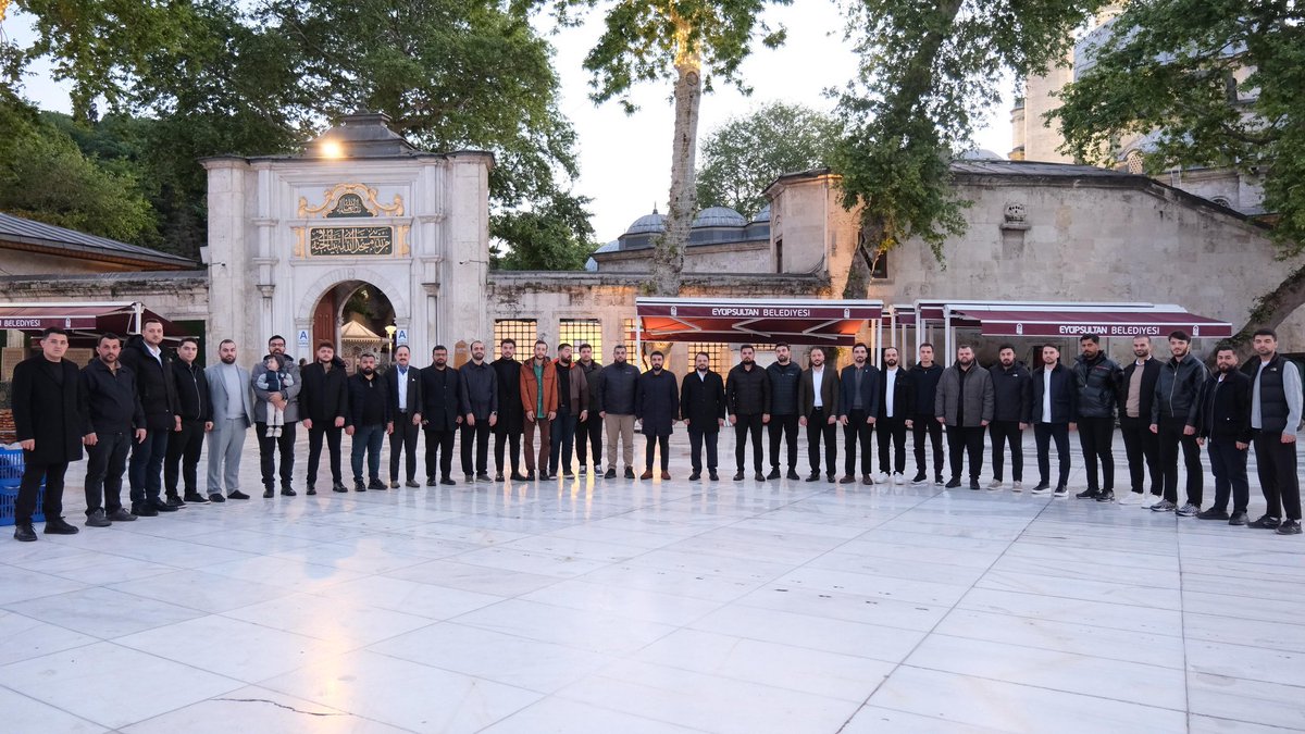 📍Eyüp Sultan Camii

"Bir de sabah namazını kıl. Çünkü sabah namazı şahitlidir." (İsrâ Sûresi, 78)

İstanbul yönetim kurulumuz ve İlçe temsilcilerimizle birlikte sabah namazında buluştuk, ahdimizi tazeledik.

Rabbim kabul eylesin.