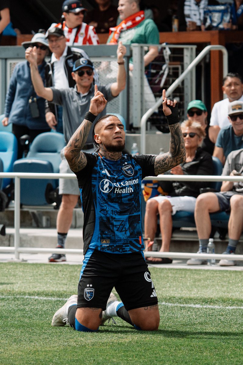With his goal against the Colorado Rapids, Chicho Arango is now tied for the Golden Boot lead with eight goals. What a player he has been for the Earthquakes and Bruce Arena—easily an MVP candidate early in the season.

📸 <a href="/darioodoes/">Dario Cruz</a> 

#MLS #Quakes74