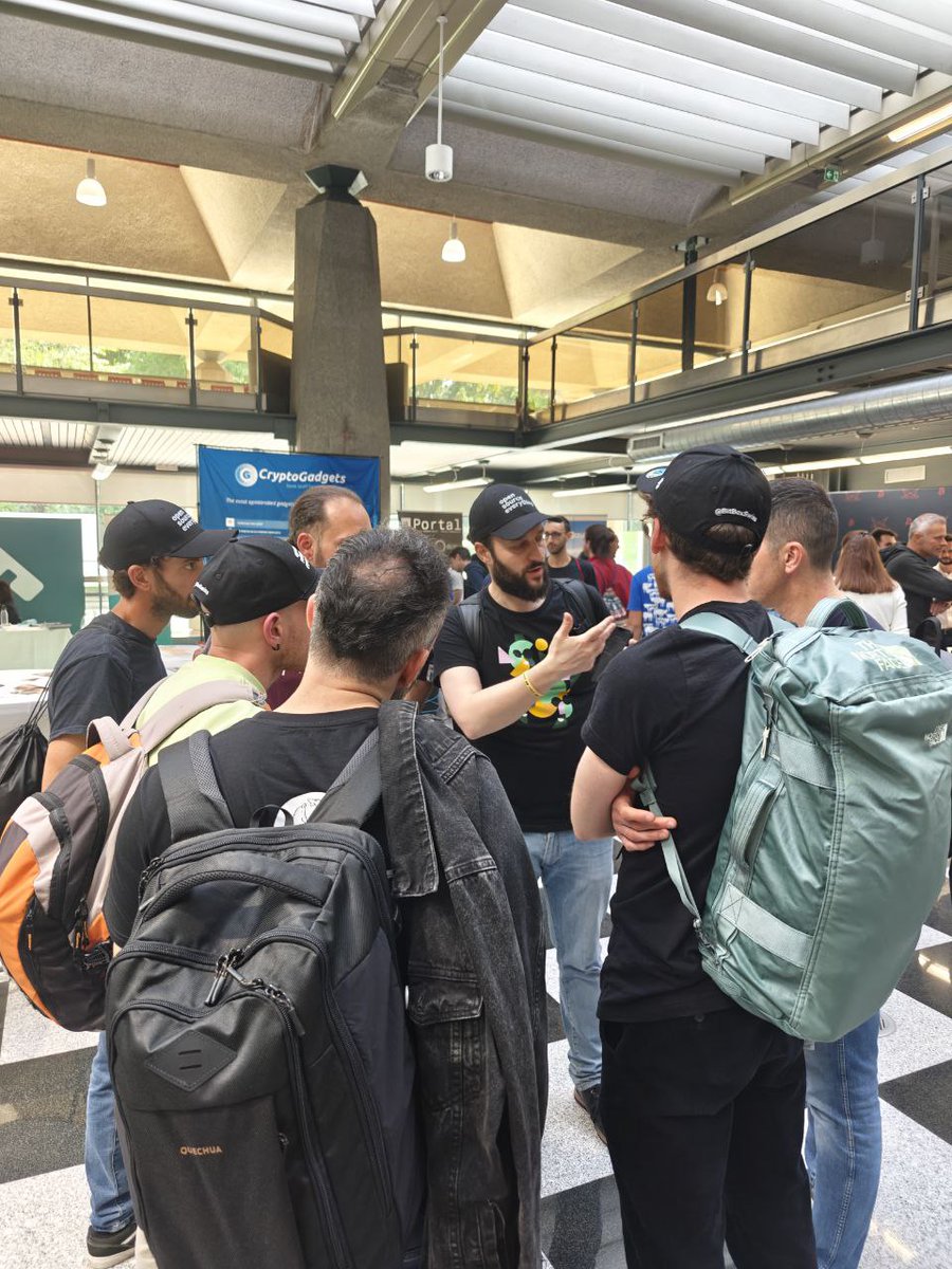 midimarcus's tweet photo. Ieri al @BitcareForum il workshop su @vexl è andato alla grande! 🔥
Palco pieno, primi scambi P2P, tante domande e anche qualche donazione ❤️
Grazie a chi c’era e al team di Bitcare, superlativo! — ci vediamo alla prossima!
#NoKYC #P2P #Bitcare https://t.co/YxE6SU7O3q