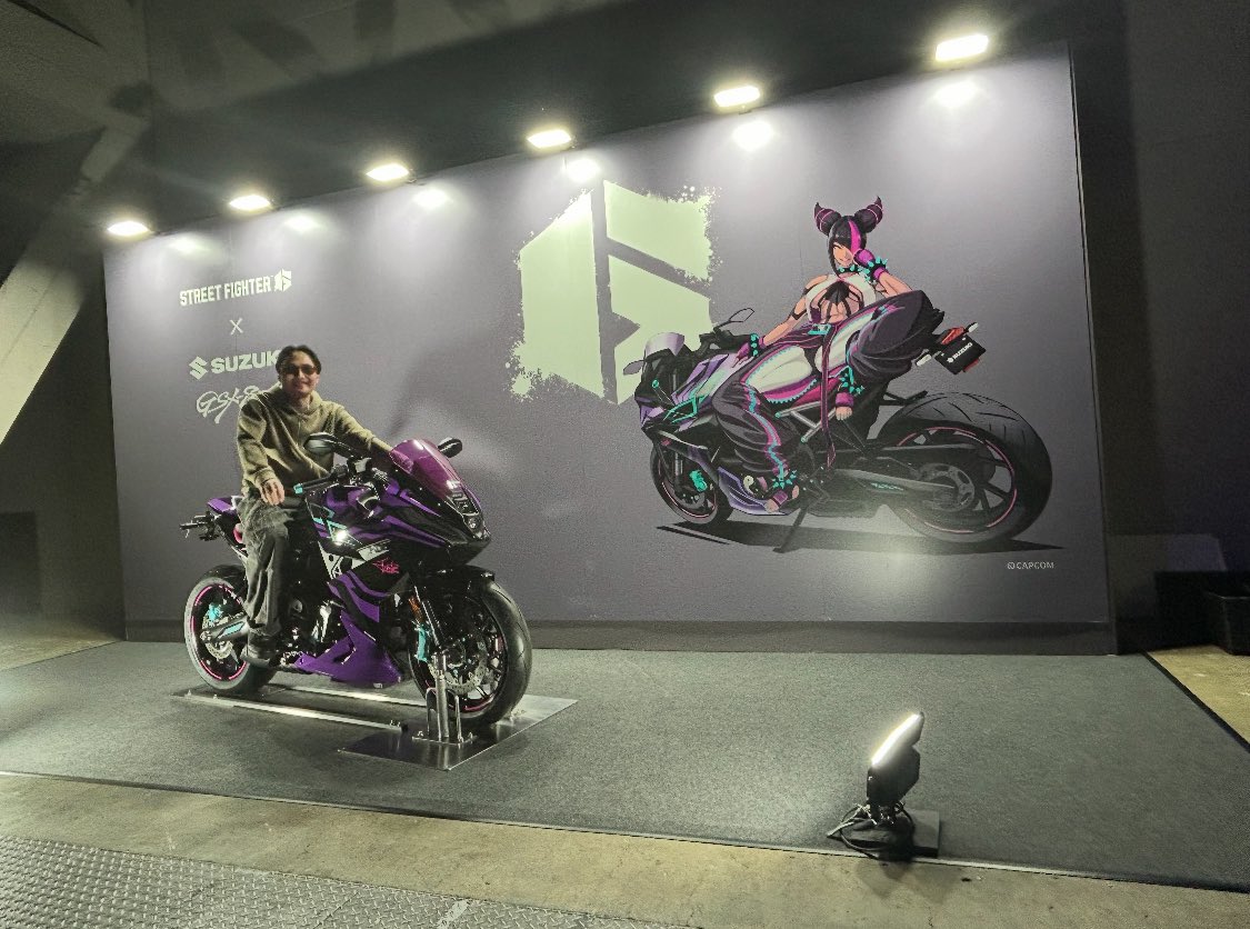suzukicojpmotor's tweet photo. スズキブースにお越しいただいた皆さま、誠にありがとうございました！🙏✨
EVO Japanならではの熱気と一体感を感じる素晴らしい時間となりました🎮🔥
スズキはこれからもコラボを通じて、ファンの皆さまの日常に楽しさと豊かさをお届けしていきます🔥
#EVOJapan2025  #スト6 #スズキ https://t.co/DJXpoJLmH8