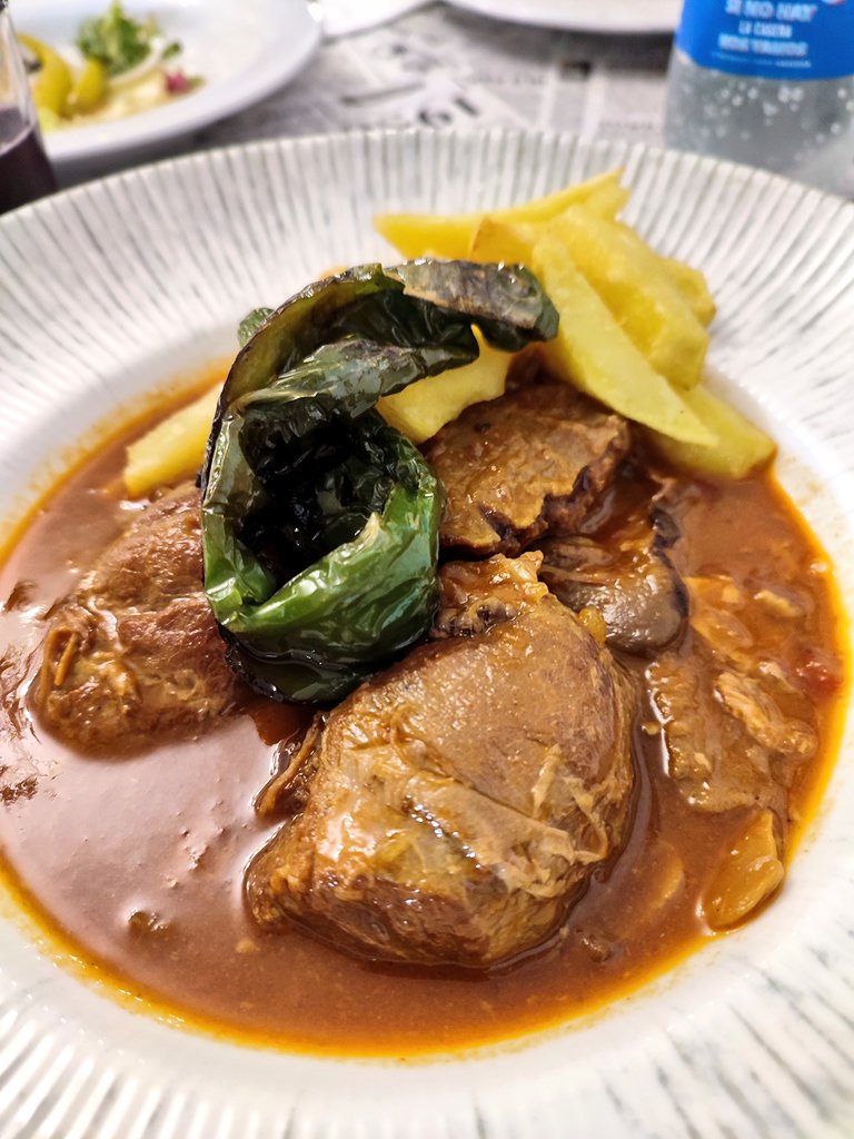 Hui plateret pa esmorzar. Carrillà de porc. En res pasem.