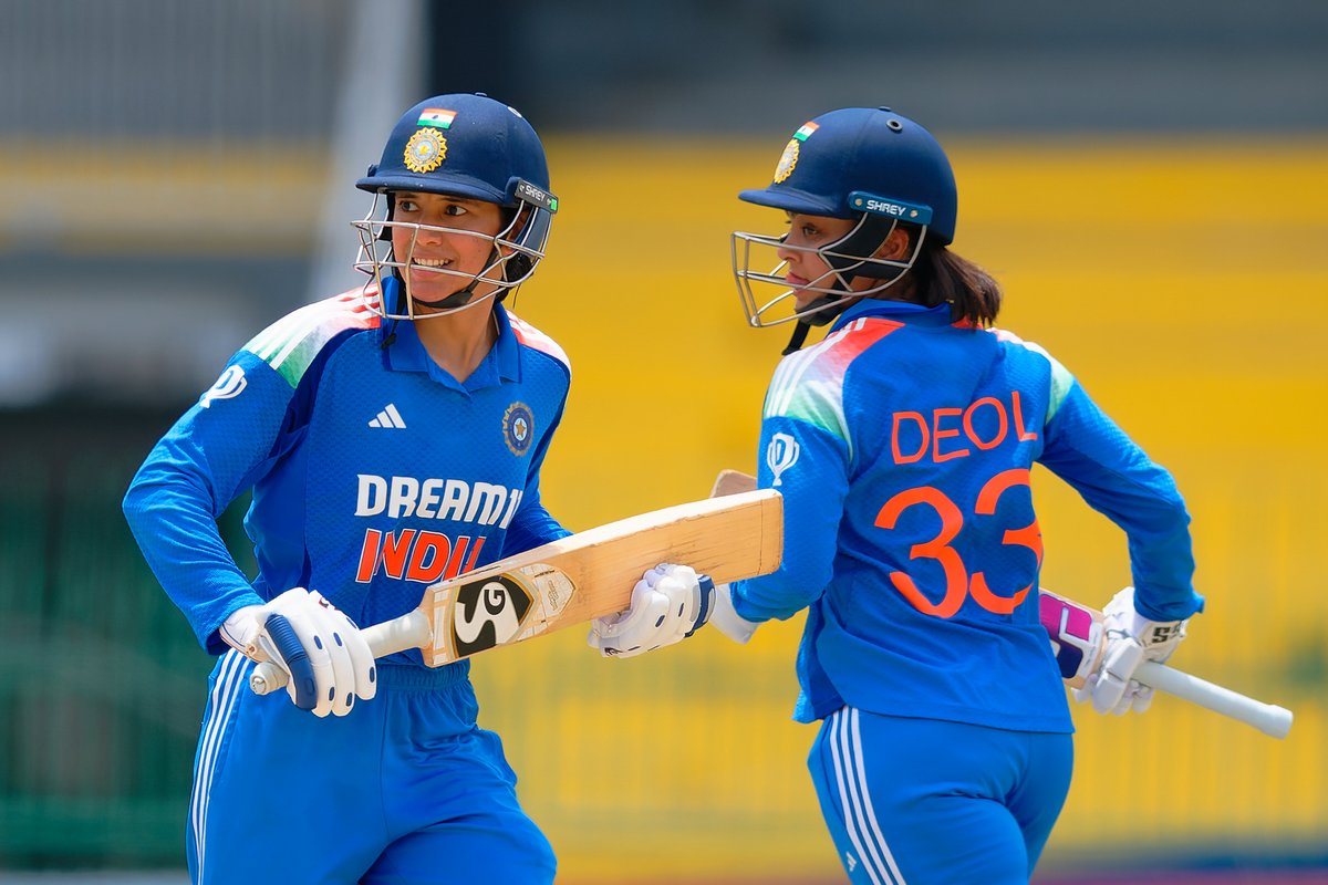 ICC's tweet image. Smriti Mandhana leads the way as India mount an imposing total against Sri Lanka in the tri-series final 👊

#SLvIND 📝: icc-cricket.com/matches/257871…