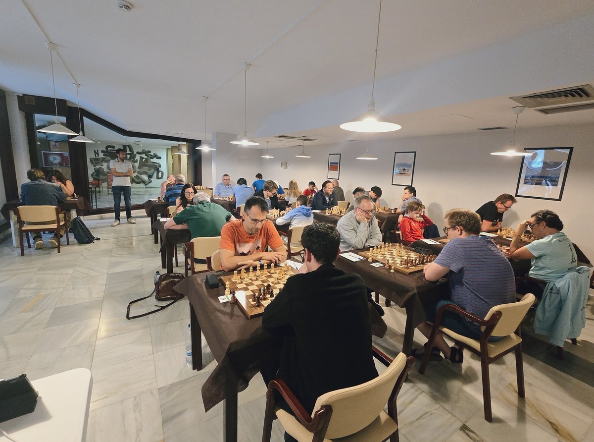 Round 2 of <a href="/killer_chess/">Killer Chess Training</a> open has just started!

Watch the live games here:
lichess.org/broadcast/pete…