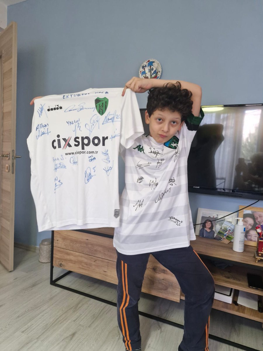 Çınar Ege son iki şampiyonluğun imzalı formalarıyla... #Kocaelispor  hak ettiği yerde...