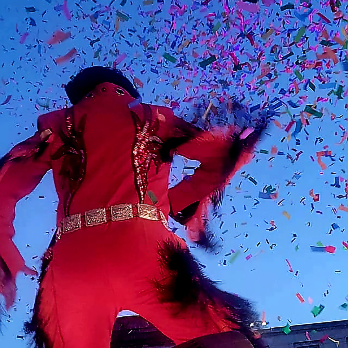 Serving hot jumps in a hotter jumpsuit 🔥✨—stage lit, hips legit 🍑 strut 💃Gravity? Never heard of her 🚀
#GayElders #StageSiren #JumpAndSlay #QueerAndHere #HotJumpsOnly