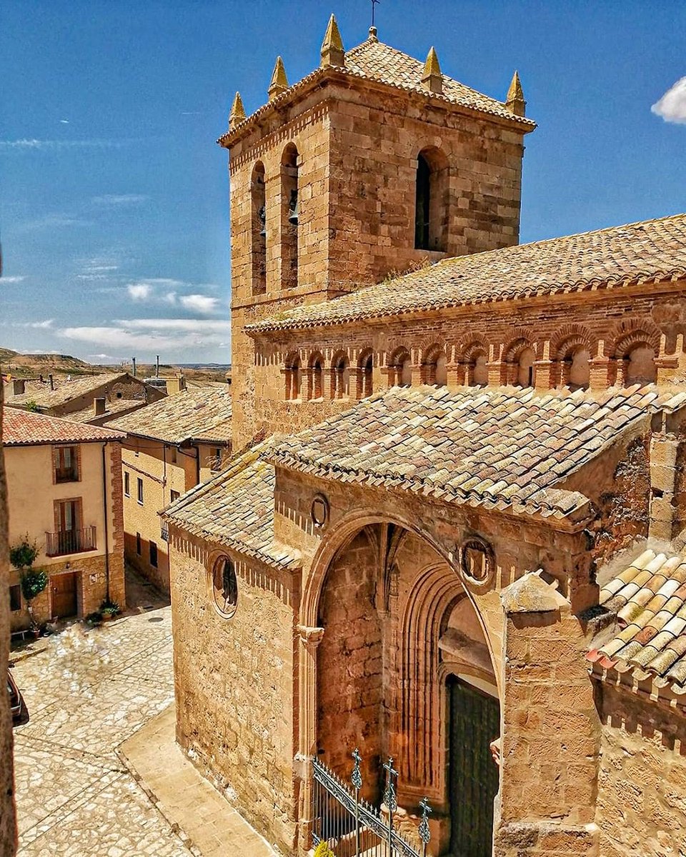 sorianitelaimag's tweet photo. ⛪ La Iglesia de Ntra. Sra. de la Muela (s. XV) en Monteagudo de las Vicarías cautiva por su fachada mudéjar y su interior gótico. Destacan su retablo renacentista y una inscripción que invita al recogimiento.

📍 Historia y arte en estado puro. ¡Ven y visítala! https://t.co/DckQSAGIzn
