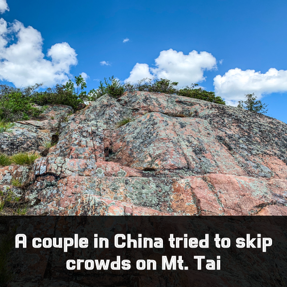 shinO7_O7's tweet photo. ⛰️A couple in China tried to skip crowds on Mt. Tai by climbing over a safety rail…
They fell off a cliff — but miraculously survived after getting stuck between rocks.
Let this be a reminder: shortcuts can be deadly.
#ChinaNews #MountTai #TouristFail #TravelSafety #LuckyEscape