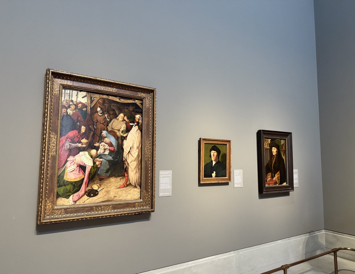 misterjchen's tweet photo. .@NationalGallery rehang: pure joy to be back in the Sainsbury Wing after so long. Some highly inspired room arrangements - Rm 52 (Netherlandish) especially outstanding for its symmetry, the joined hands of the Arnolfini portrait serving as its axis 🤩 https://t.co/Pv3TMBqLp1