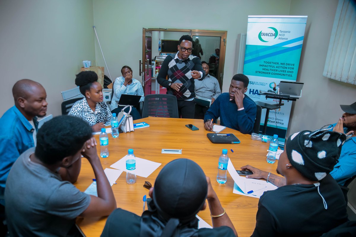 tancda's tweet image. 📢 Maisha mazuri huanza na maamuzi bora – Elimisha jamii!
Toa wito wa kufanya mazoezi, kula bora, kupima afya na kuepuka tumbaku.
#AfyaYetuWajibuWetu #WasaniiKwaNCDs