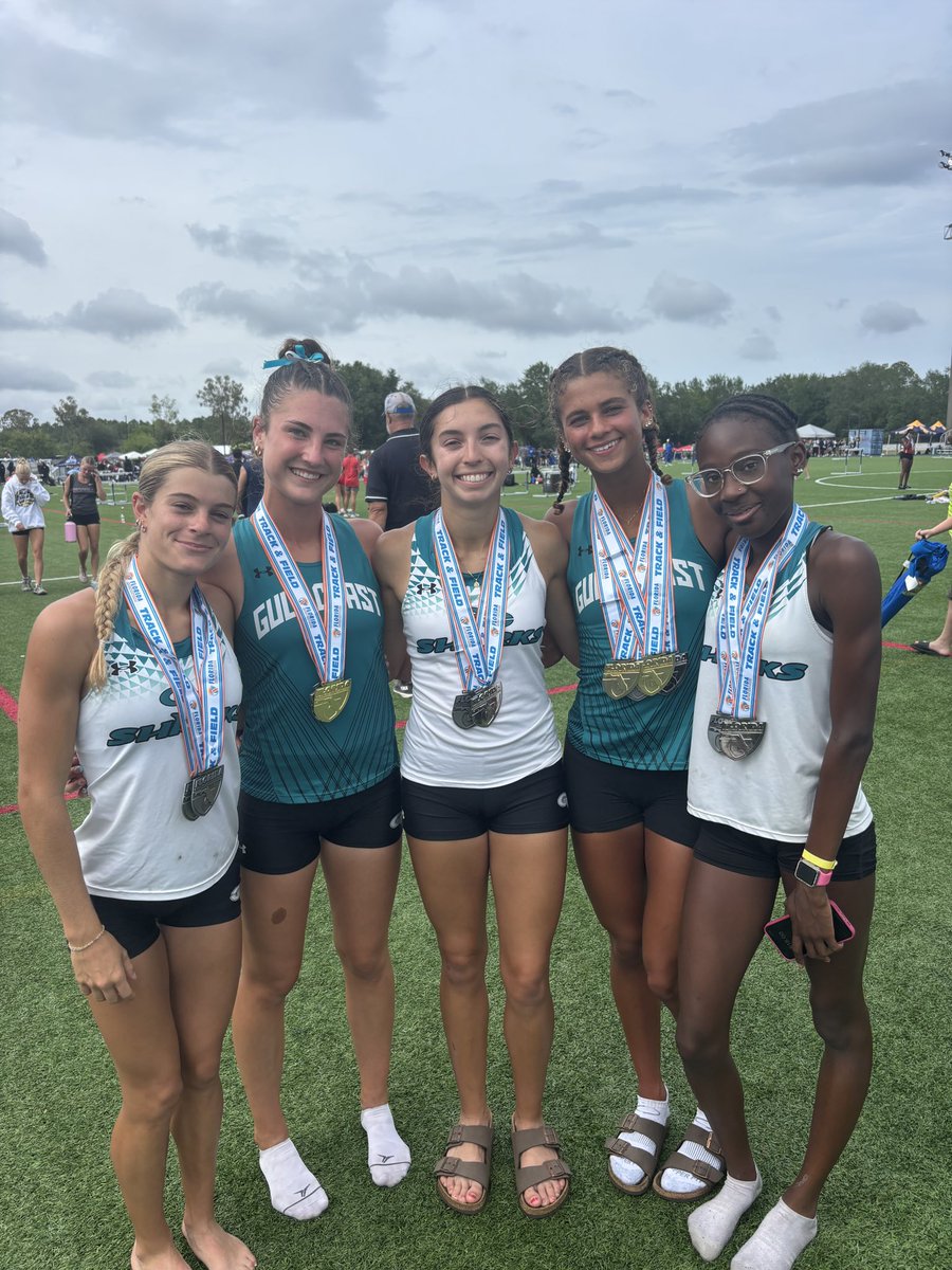 3 State Champions (800, 1600, 3200) and a State Runner Up (4x800)!

So proud of these girls for all of their dedication and hard work to be their best when it counted the most!