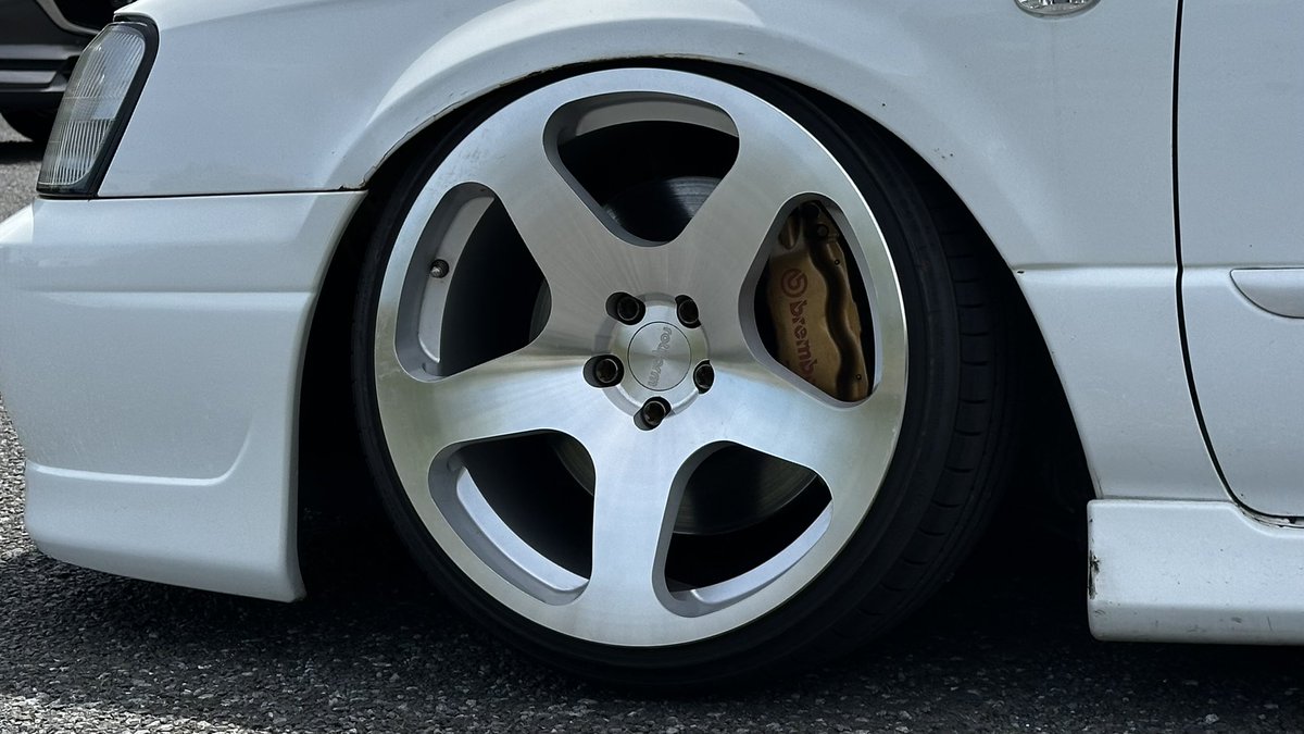 nanazero_BH5B's tweet photo. 𝑵𝑬𝑾 𝑾𝑯𝑬𝑬𝑳

rotiform NUE 18inch 9.5J+25

このホイールのためにブレンボ入れたと言っても過言では無い。人生初のコンケイブホイール。 https://t.co/ThK6M33GVR