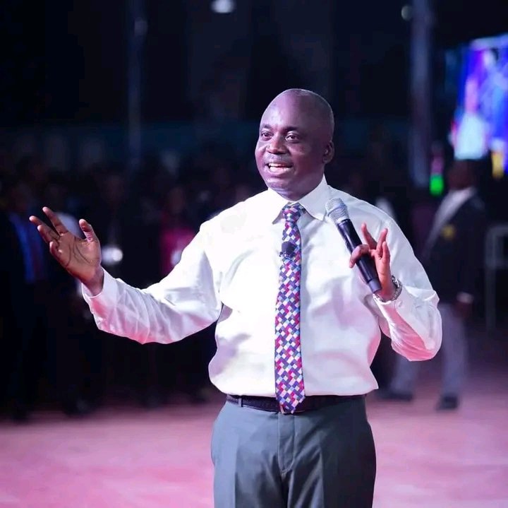 For the countless teaching, prayer, healing, evangelism, workers and holy ghost meetings. For the special meetings that have birthed remarkable experiences by God's spirit and have thrust me into stronger convictions.
Thank you Sir. Happy birthday Pastor Sir.

#worldonayinkaday