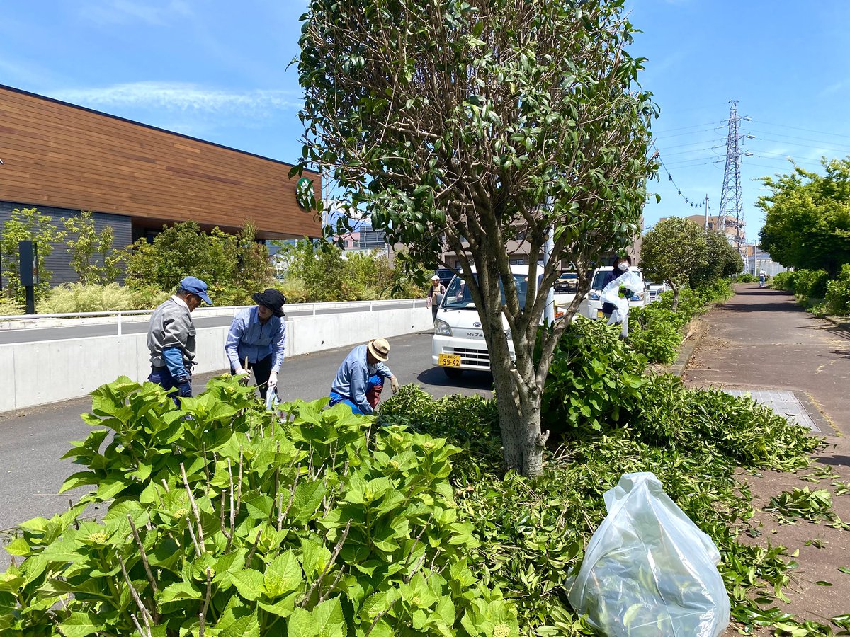 草刈りチーム活動日🌱

地域の美化ボランティア活動に対して、市から頂いた感謝状のお披露目🙌🏻

皆さんがやりがいを持って、楽しんで活動できていることが何よりありがいことです🤗

#伊豆島田区
#伊豆島田公園
#中川公園
#大場川遊歩道
#中川遊歩道
#きれいなまちづくり
#リバーフレンドシップ