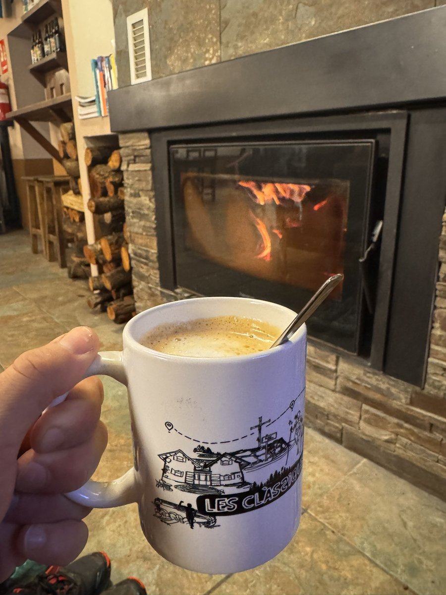 refugirasos's tweet image. Bon dia!

☕️ @classiquesberga ❤️