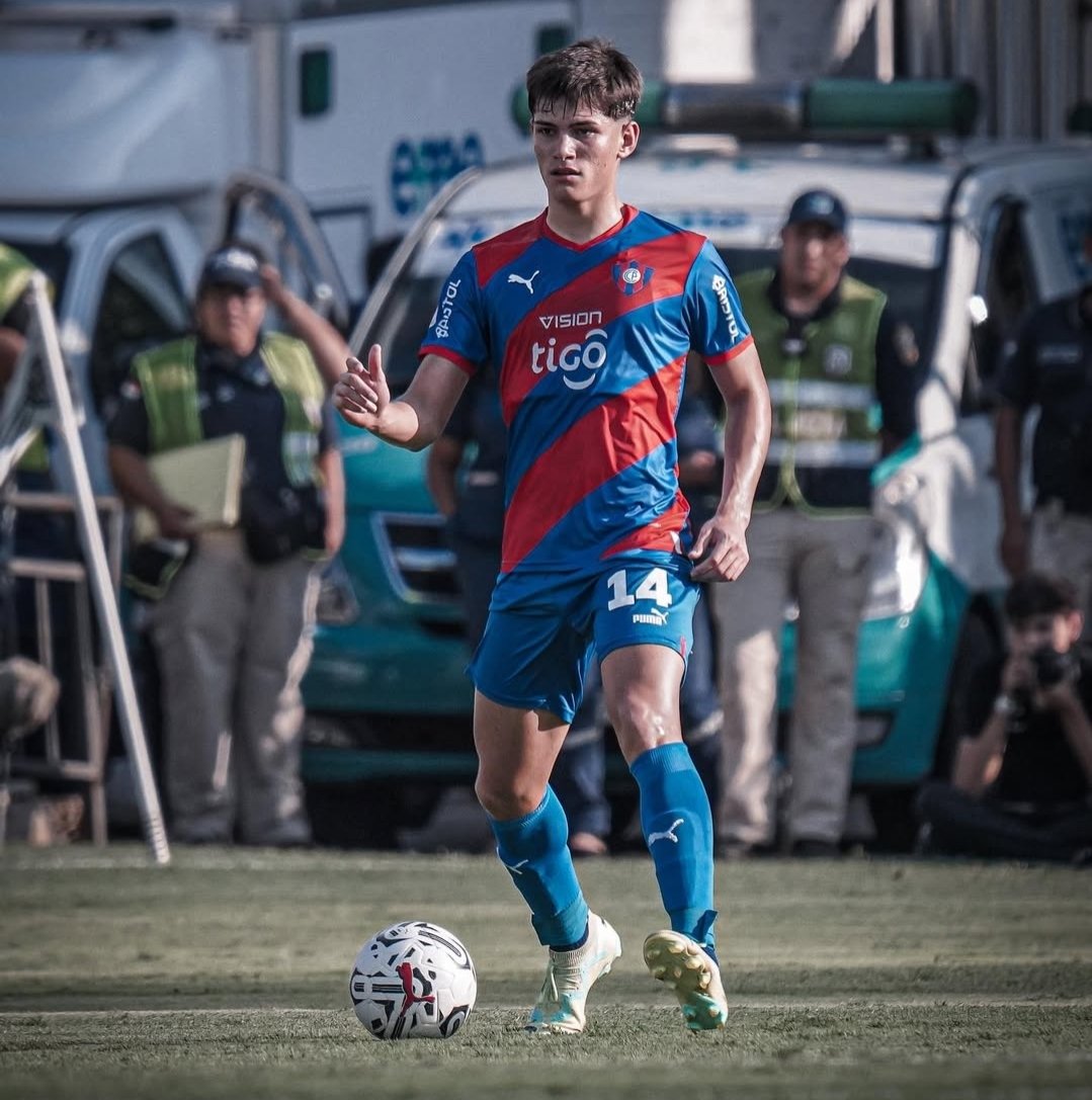 En las buenas.. todos..! En las malas.. contados..! Venís teniendo una excelente regularidad Luquitas.. demostrando porqué estás en primera! Si bien perdimos los 2 partidos anteriores fuiste uno de los mejores y hoy no fue la excepción. A seguir así.. como te banco crack!