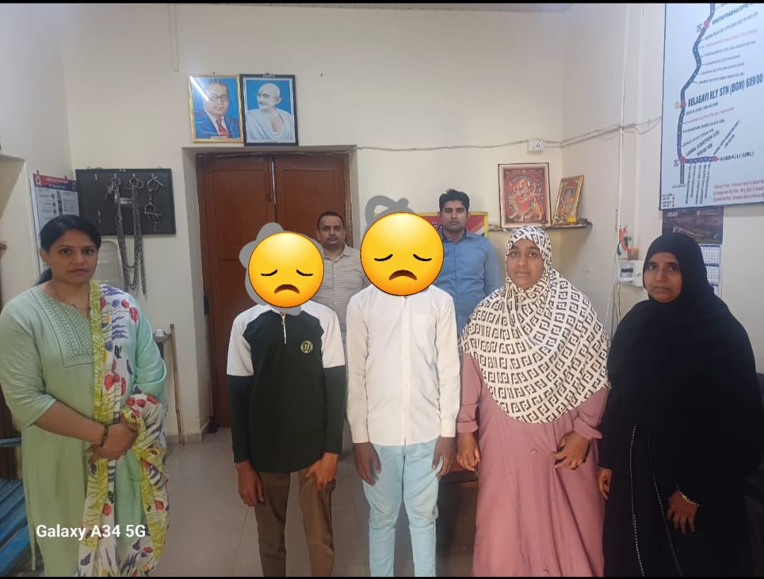 #Samraksha: RPF/Belagavi detained two juveniles for  throwing stones at train b/w the BGM and SXB Rly stns. A case has been registered u/s 154 of R.A. Subsequently, both accused shall be presented before the Hon'ble Magistrate of the Juvenile Justice Board in Belagavi
<a href="/RPF_INDIA/">RPF INDIA</a>