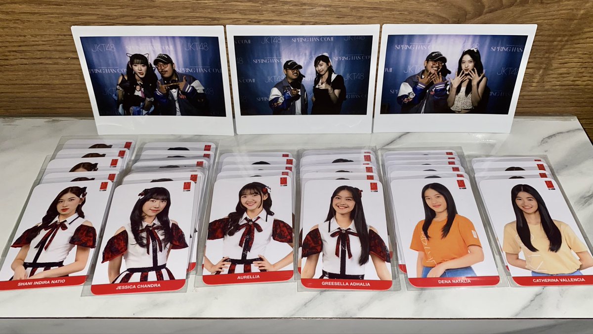 ehdimsss's tweet image. setahun lalu, spring has come!

mng terakhir sama ci shani, mng pertama sama erine, dan untuk pertama kalinya ga dapet 2s greesel huhuhu.

@_shanindira @C_JessiJKT48 @AU_LiaJKT48 @Danella_JKT48 @Greesel_JKT48 @CErine_JKT48