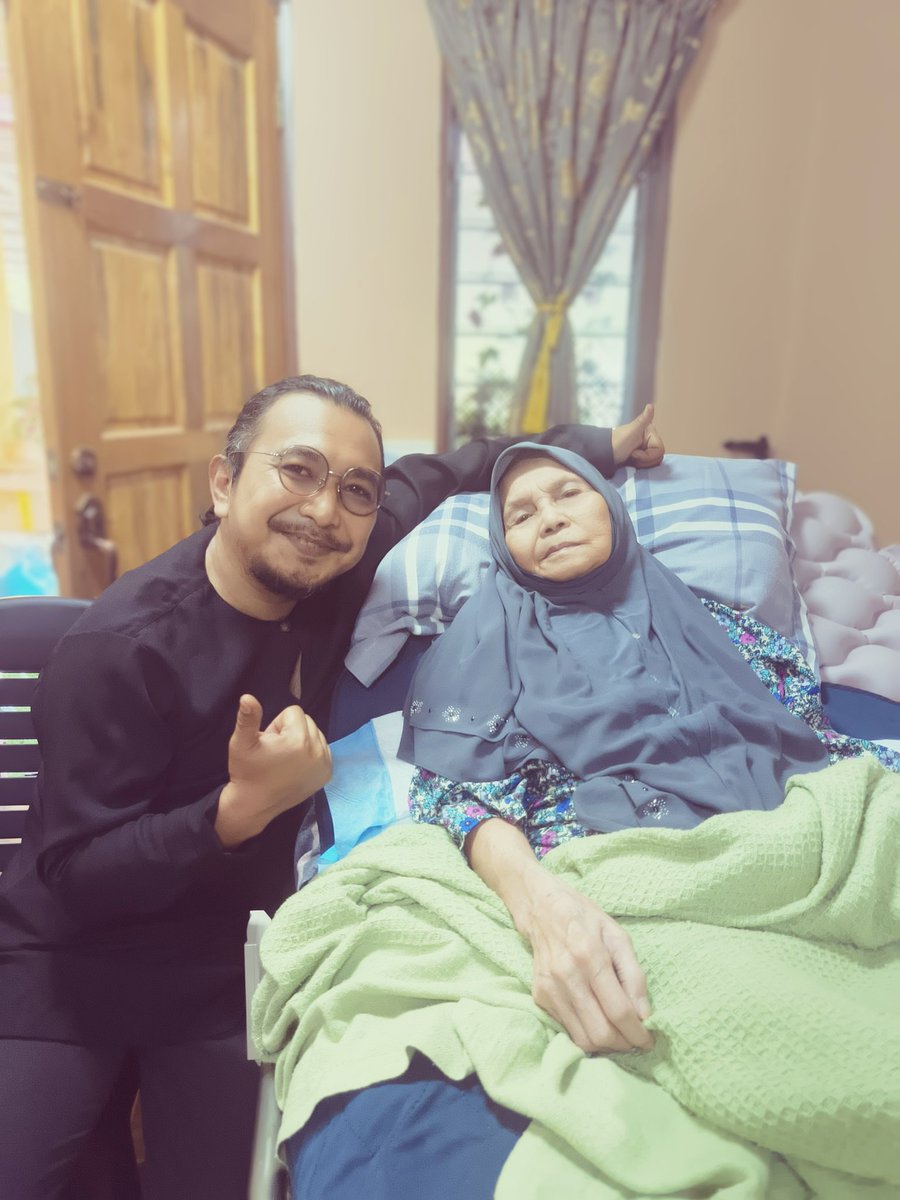 Happy Mother's Day! 

This is a photo of me and my mother. She's bedridden for almost two years now. 

"Oh mother dear, you always be, The Greatest Mother in the World"

#MothersDay