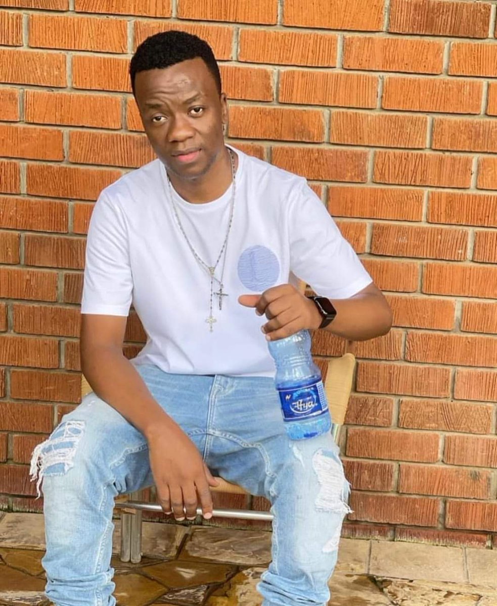 SeniorKing01's tweet image. Ukishafika 25+, Ni umri tosha ambao unapaswa uwe unayajua haya🖐
Thread -🧵
