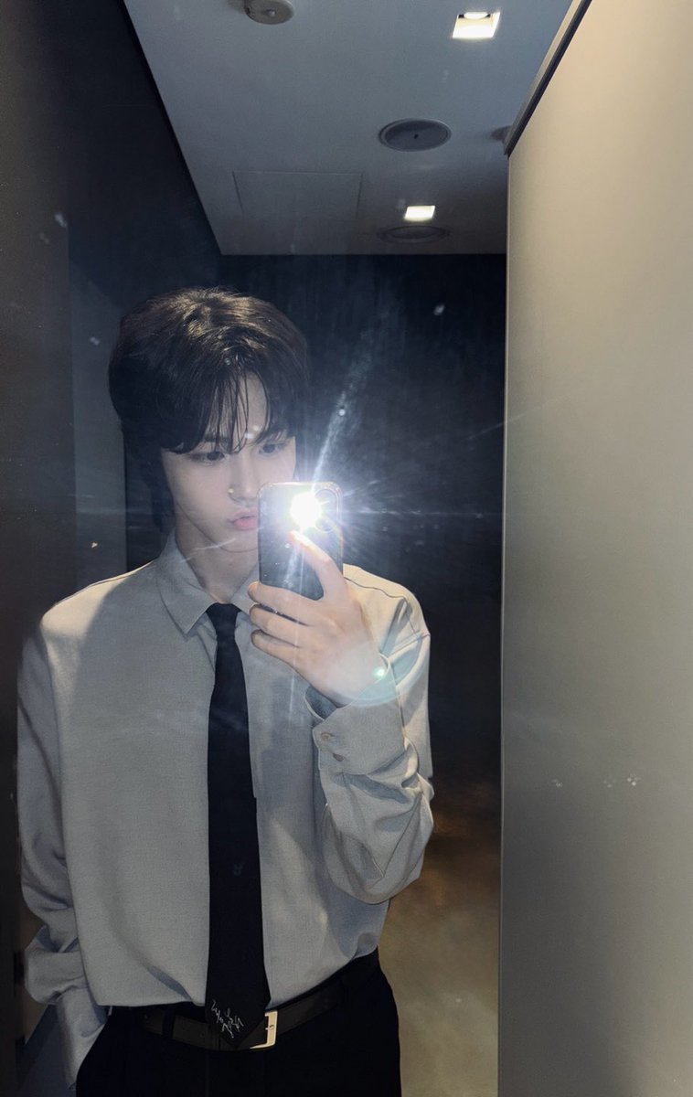 AHOF_official's tweet photo. 주말이에요!
다들 뭐할꺼야?🤭🫶

#AHOF #아홉
#JUWON #박주원 https://t.co/N6ajwpp3o3