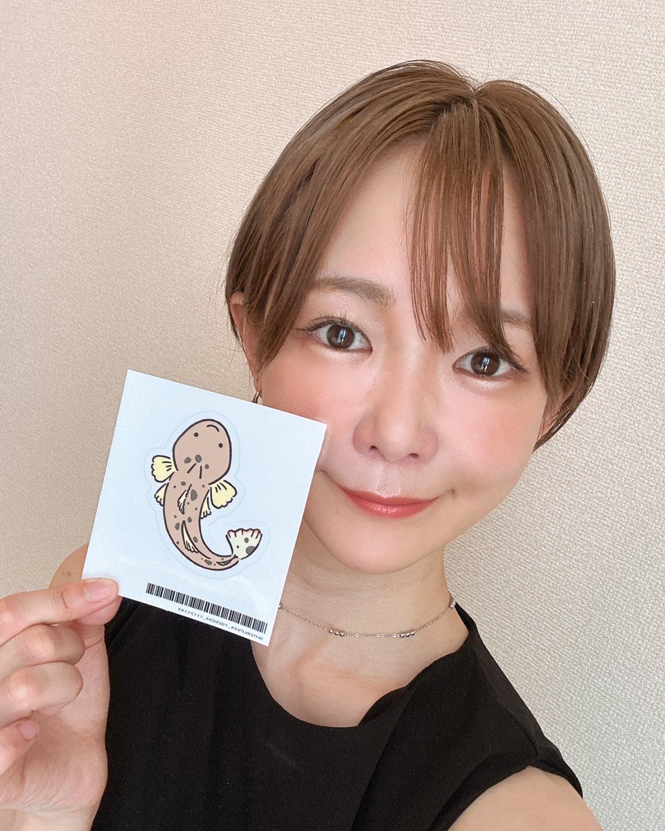 みなさん、『まごぴょん』を覚えていますか？🐟
私のオリジナルキャラクターです🐟💞
引っ越し作業で、まごぴょんステッカーが出てきたので、どなたかに欲しい方がいたらプレゼントします🎁
コメント+リツイートして頂いた方の中から選ばせていただきます🌟
締切は本日です🌷