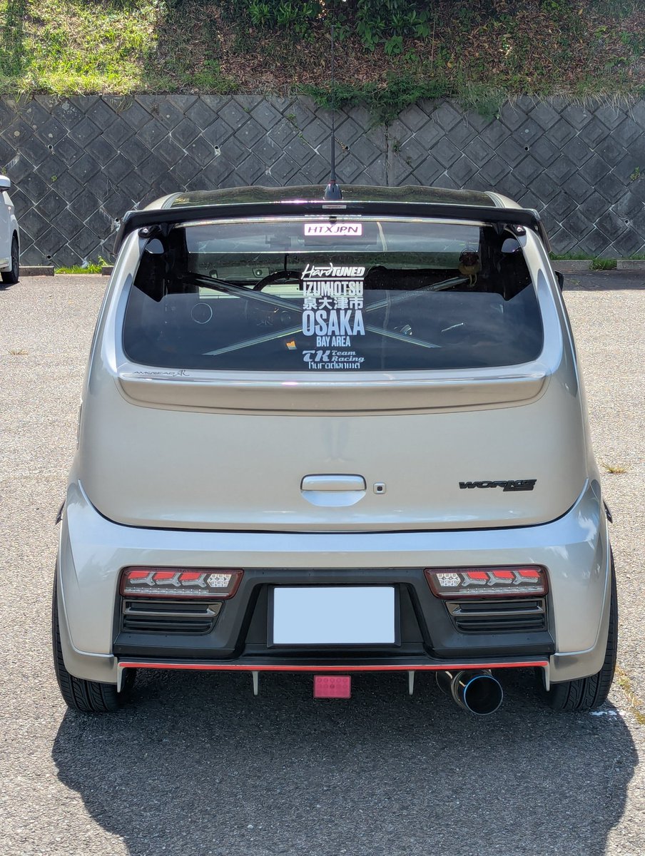 Sakurabase21's tweet photo. 仕様変更です。
HurdTuneハチマキ、サイドデカールに変更。麦わら帽子追加。
17RP リヤバンパーガーニッシュブラックメッキ✨ https://t.co/CJXQHm83Af