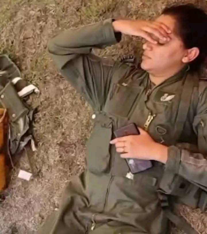 کمال ہے اس لڑکی نے 80 کروڑ ڈالر والا مہنگا ترین رافیل جہاز چھوڑ دیا لیکن اپنا موبائل نہیں چھوڑا

#IndiaPakistanWar