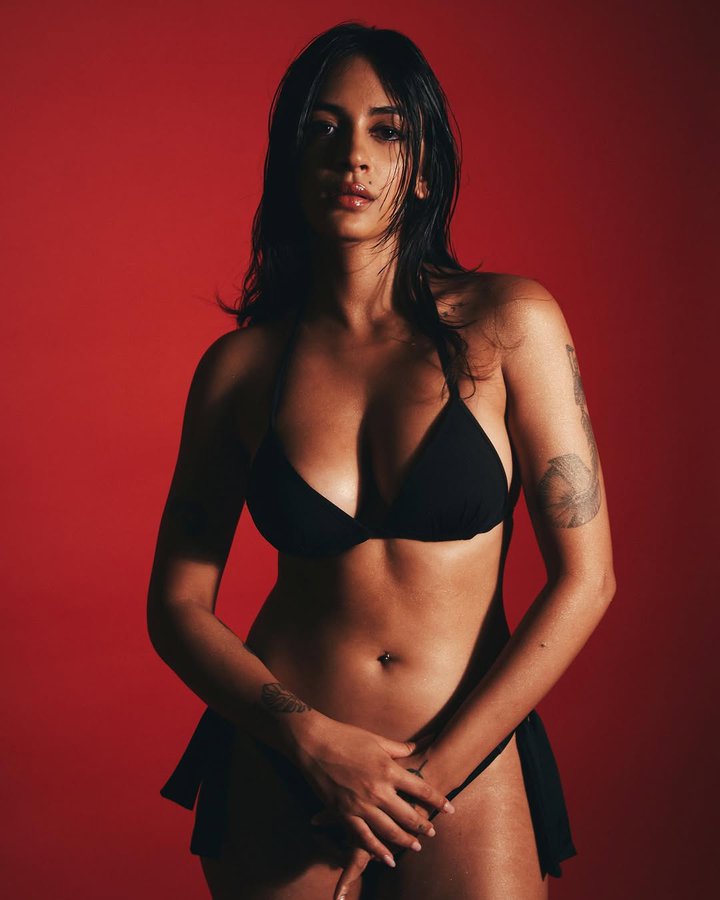 GqpMT2pXEAACgby?format=jpg&name=900x900