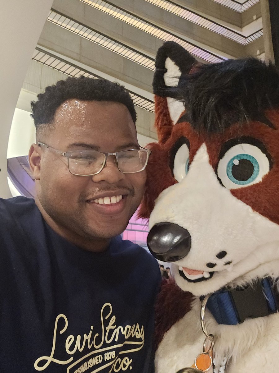 I finally meant <a href="/kittyfoxinsocks/">Red Velvet Creamy~</a> at #FWA2025 and he was so sweet, for his kindness including the asmr definitely makes me happy and inspire people to do the same thing, you are a true treasure in this beautiful fandom. 😁🫶🦊❤️

#FWA #FurryCon