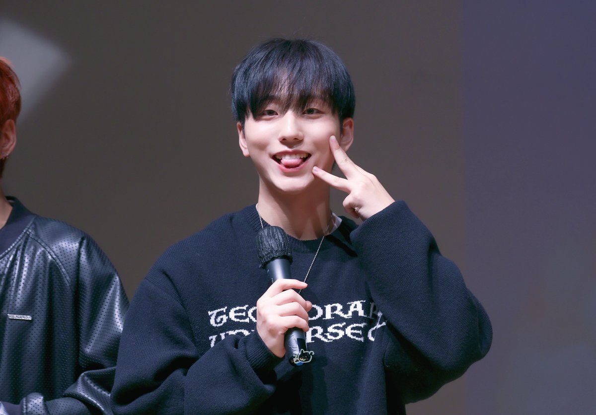 CornilU_U's tweet photo. 241024 사운드웨이브

콕 · ᴗ̵ · ♡

#엑스디너리히어로즈 #건일
#XdinaryHeroes #Gunil https://t.co/z2n2qWUulN