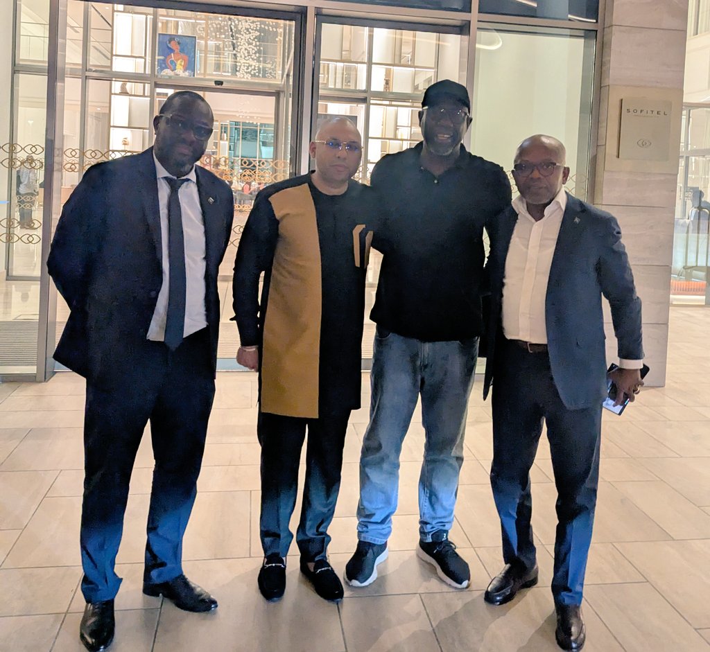 cleobibisab's tweet photo. @Cotonou con @Anco_Marzio_ETC e @zezestan! https://t.co/3TCgFFynIN