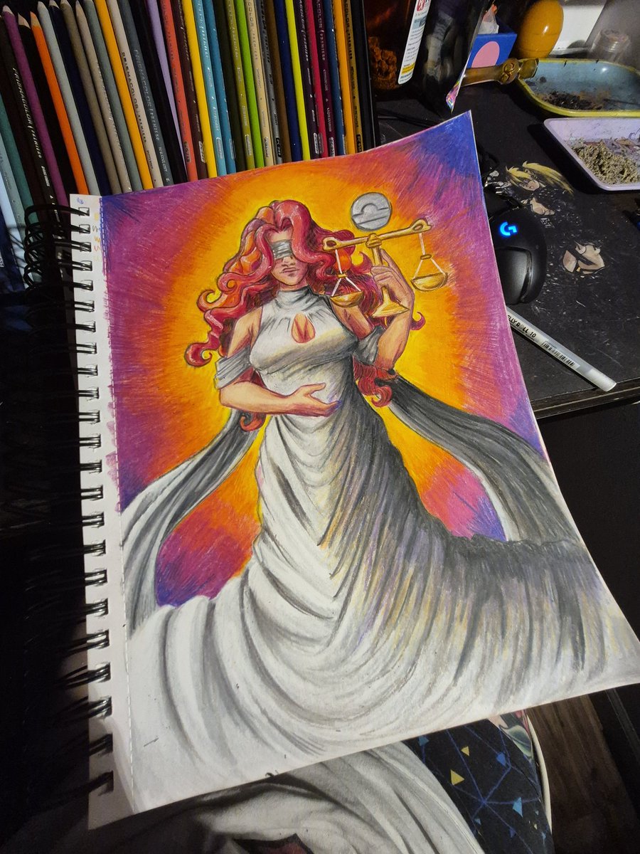 bytesized111's tweet image. Spent the past 2 days clutching up cause I procrastinated the mother's day present, lol v tired but v happy with how it came out
1st time getting to use the prismacolors