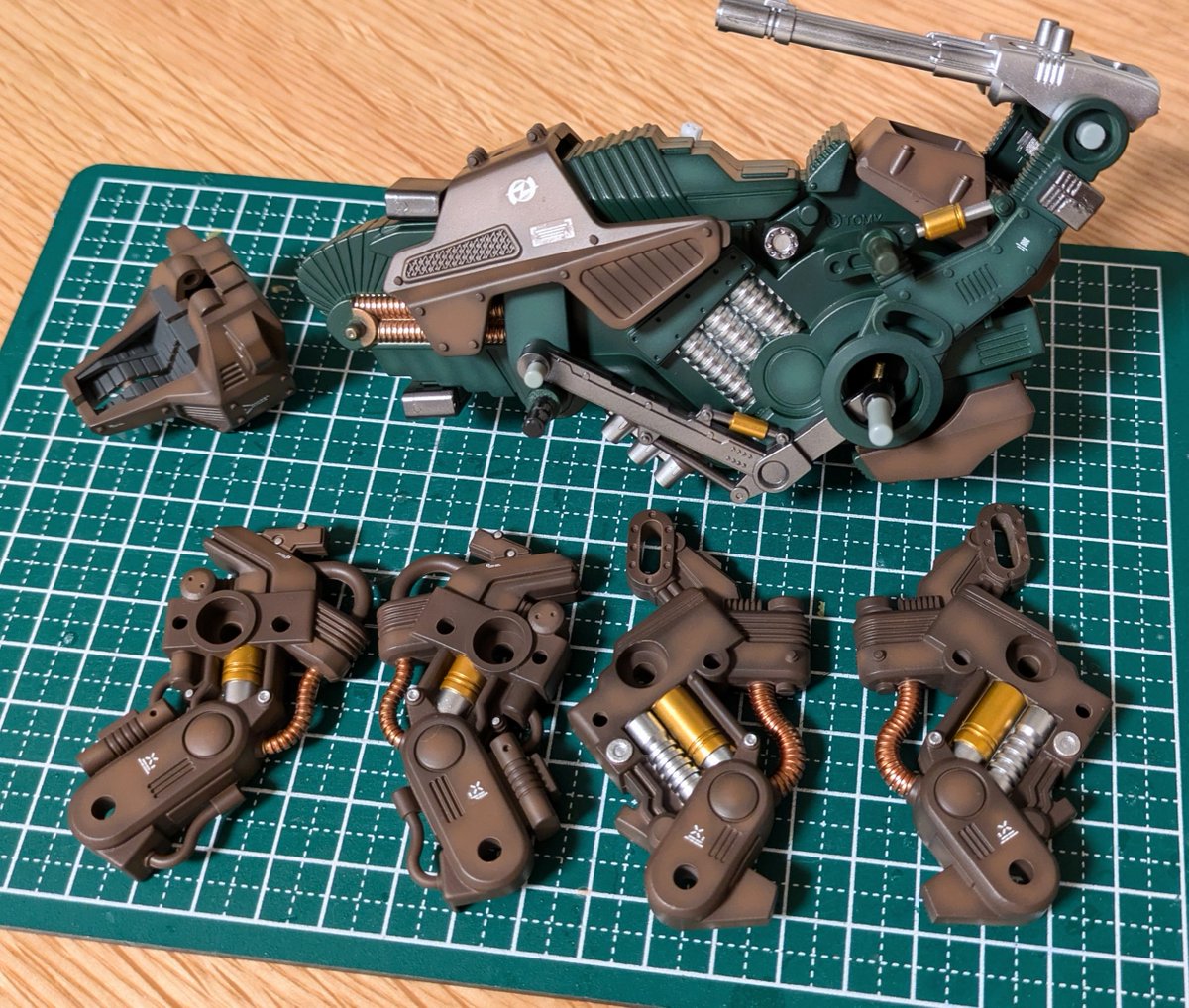 もうすぐ完成……

#ZOIDS