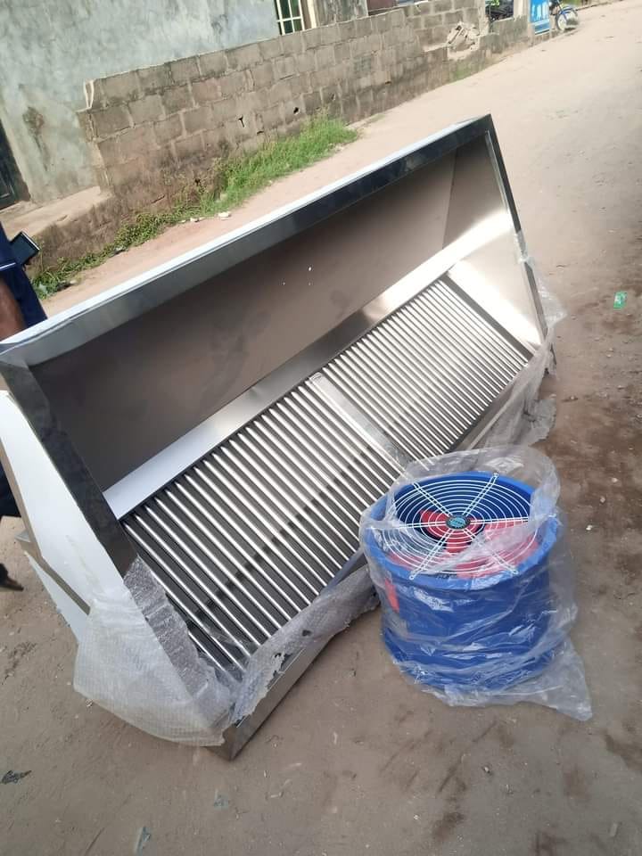 Alababoy1's tweet photo. A kitchen without a hood is like a car without a radiator—overheating and unsafe. Proper ventilation means cleaner air, better safety, and smoother operations. #KitchenHood #CommercialKitchen https://t.co/004P5n2JLj