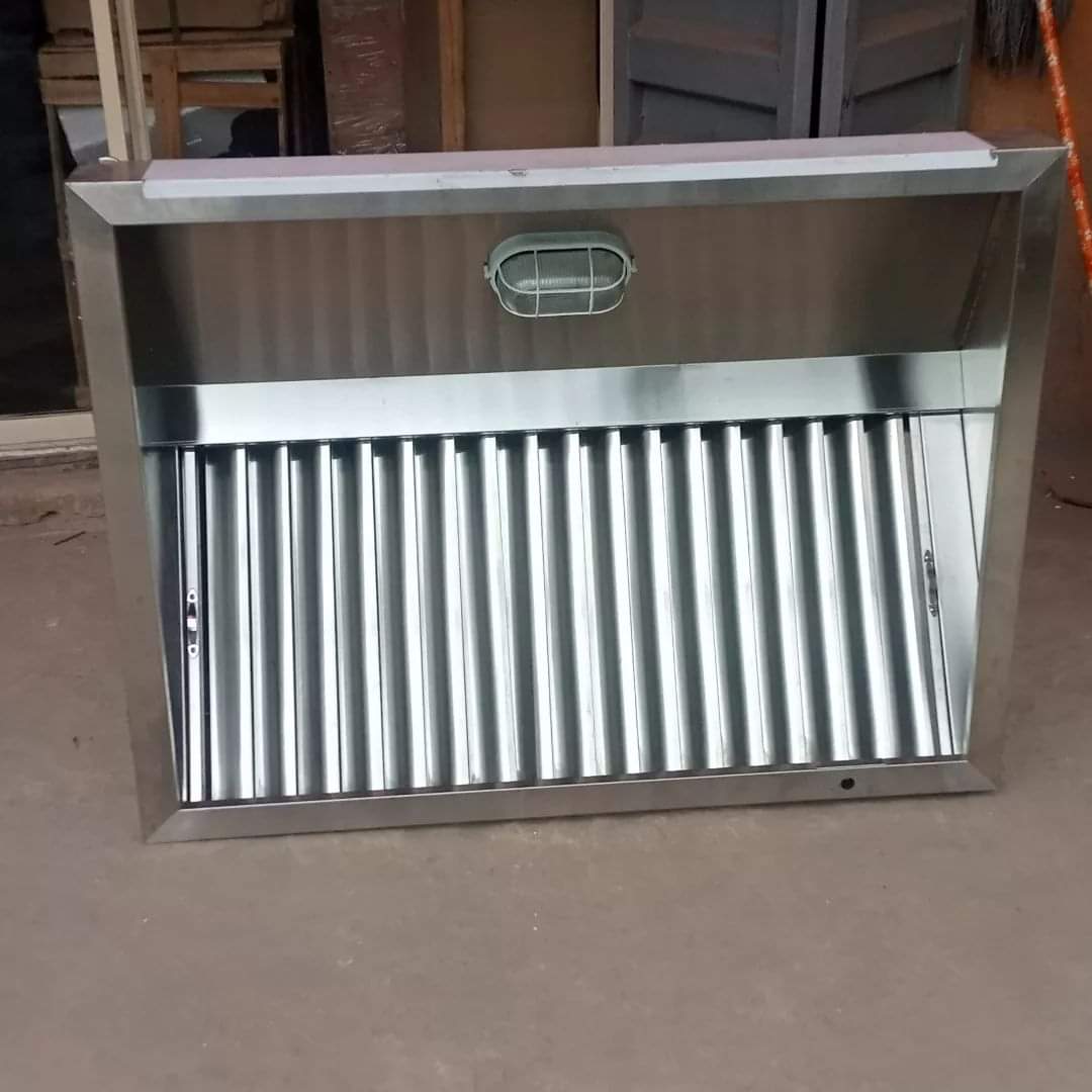 Alababoy1's tweet photo. A kitchen without a hood is like a car without a radiator—overheating and unsafe. Proper ventilation means cleaner air, better safety, and smoother operations. #KitchenHood #CommercialKitchen https://t.co/004P5n2JLj