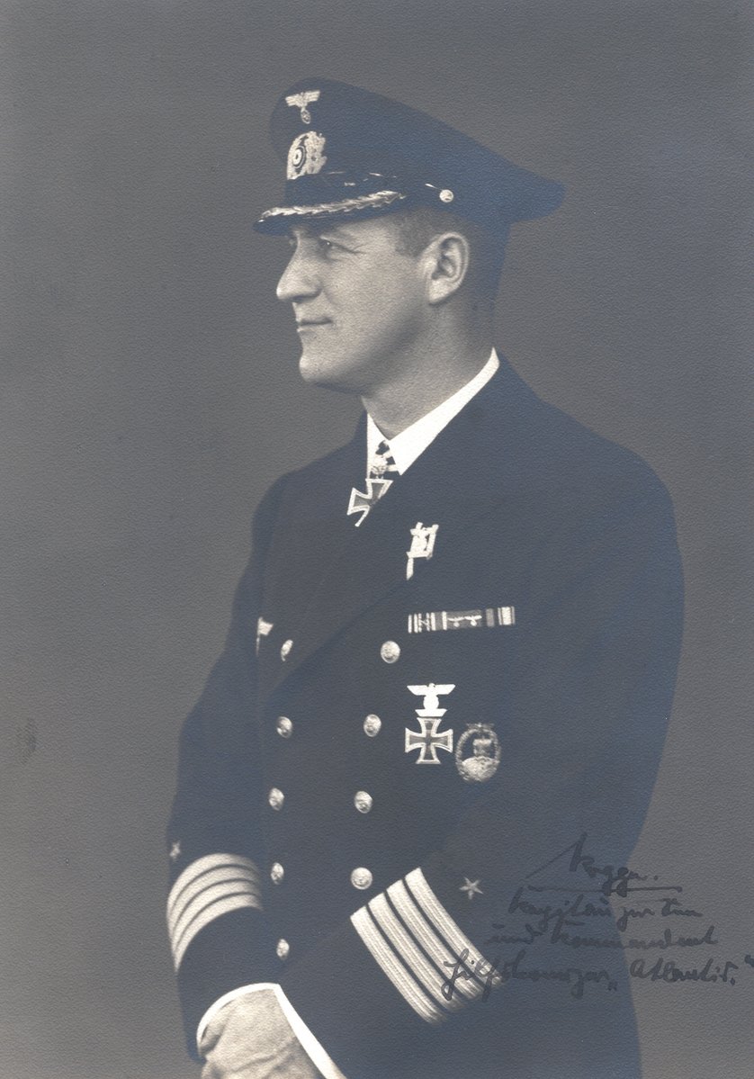 “Der Alte kann die Maschine allein anwerfen, der hat hier nichts mehr zu sagen.” So kommentierte der Matrose Johann Süß den Befehl, das Schiff anzuheizen. Dafür wurde er am 11. Mai 1945 - der Krieg war schon aus - von einem Erschießungskommando der deutschen Marine hingerichtet.